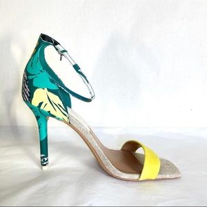 Dolce Vita High Heal Halo Sandal. Palm Print.